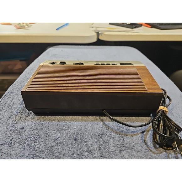 Vintage General Electric GE Digital Alarm Clock Radio Buzzer Model 7-4634B AM/FM - Picture 4 of 5